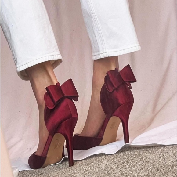 Bow heels - Picture 9 of 9